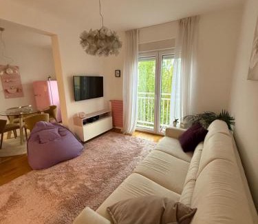 Novo Sarajevo Apartment | The Great Gatsby