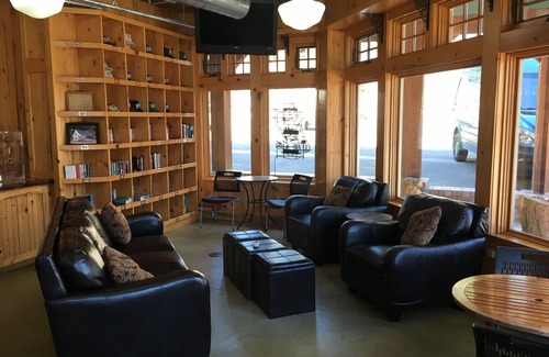 Red Cliff Hotel | The Green Bridge Inn