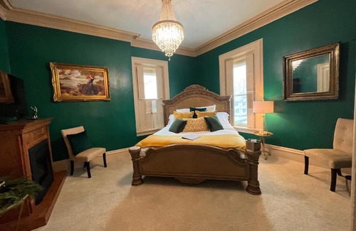 Mercer House | The Green Room at The Big Brickhouse