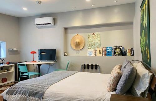 Marfa House | The Greenhouse - Cozy Adobe Casita for 2