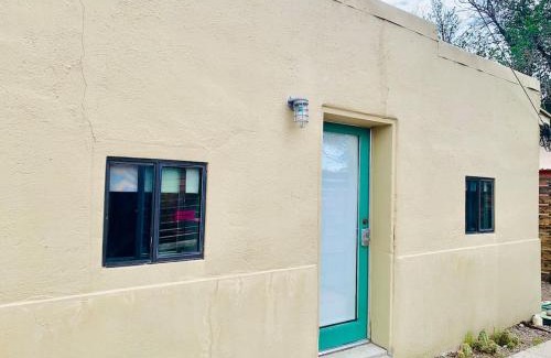 Marfa House | The Greenhouse - Cozy Adobe Casita for 2