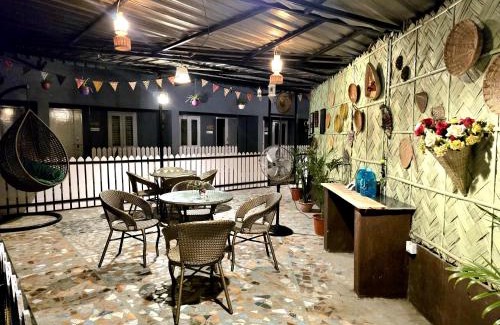 Sualkuchi Hotel | The Gulmohar Inn