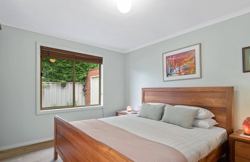 Pascoe Vale House | "The Gums" Charming 3-bed Family Home