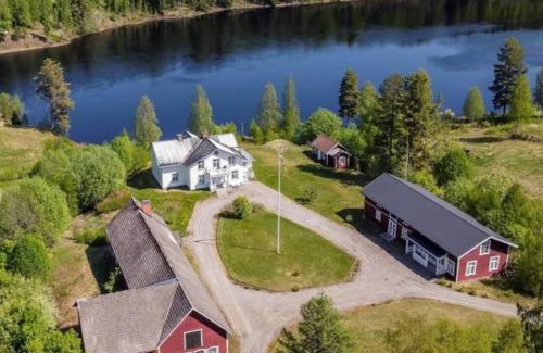 Holjes House | The Höljes Gästis on the Klarälven river