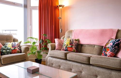 Swalecliffe House | The Hamptons - Entire Seafront Property with Stunning Sunsets