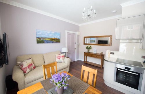 Stonehaven Apartment | The Harbour Tower A/D