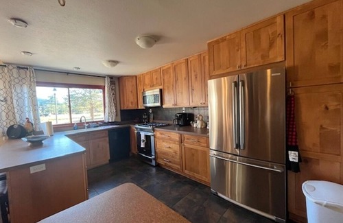 Ponderosa Pines House | The Harvest Moon Mountain Retreat