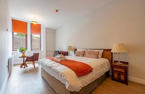 Paisley Apartment | The Hazlitt Apartments