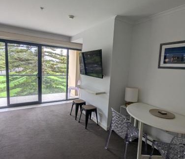Glenelg Apartment | The Heart of Glenelg