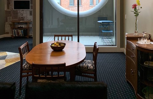 Dunedin City Centre Apartment | The Henry Matthews Apartment