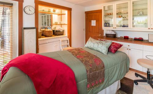 La Conner Hotel | The Heron Inn and Day Spa