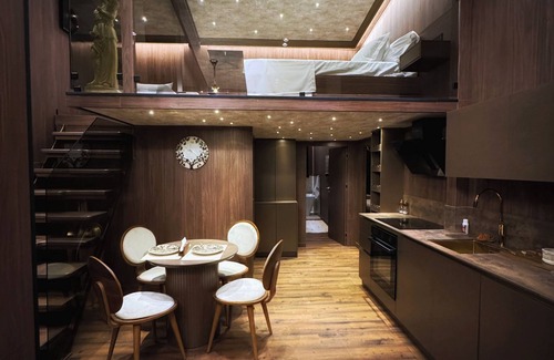 Tirana Hotel | The HH Point