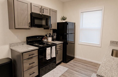 Lawrence Apartment | The Hidden Gem - 3 Bedroom, 2 Bath - Minutes from KU and Downtown