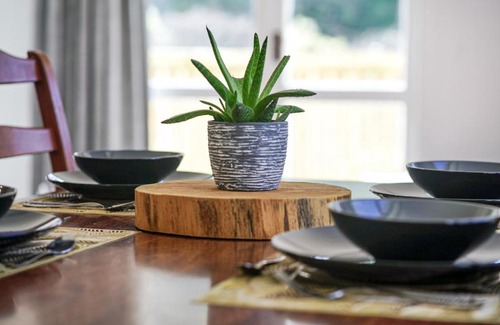Karori Apartment | The Hidden Gem - tranquility close to town