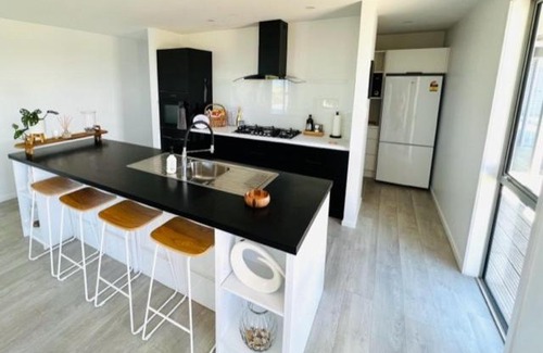Waverley House | The Hideaway - Waipipi Beach