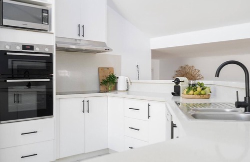 Blairgowrie House | The Hideaway - Coastal Chic Living with pool and spa