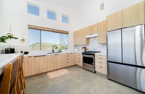 Vista House | The Hideaway: Fam Style Retreat