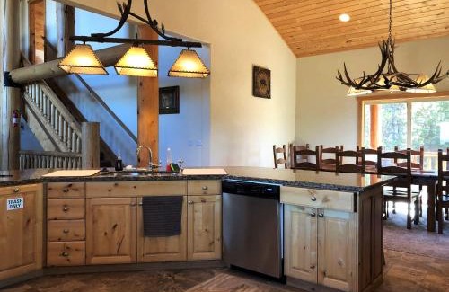 Island Park Cabin | The Hideaway Lodge