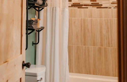 Siren House | The Hideaway /-/ Retreat on Clam lake