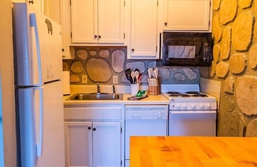 Chalet Village Condo | The Higher the Hair - 2BR Condo for 4 facing Park, Wifi