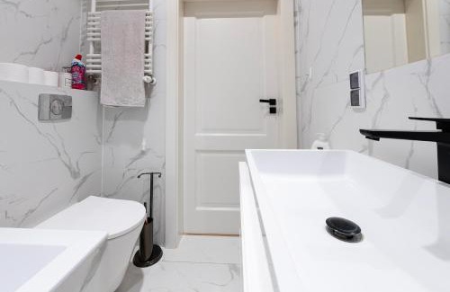 Srodmiescie Apartment | The Highest Penthouse in Lodz on B&B-FreeParking