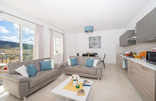 Marsalforn Apartment | The Hillock South B8