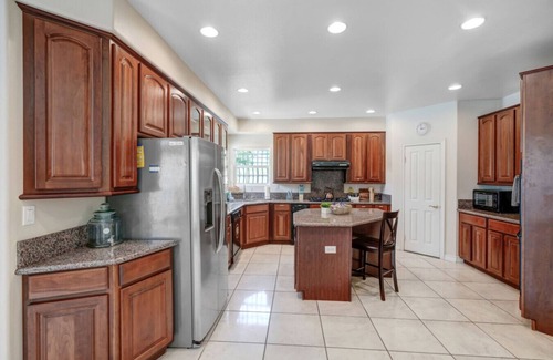 Covina House | The Hillside Sanctuary Pool: 6 bedrooms, with fitness area, and wide backyard