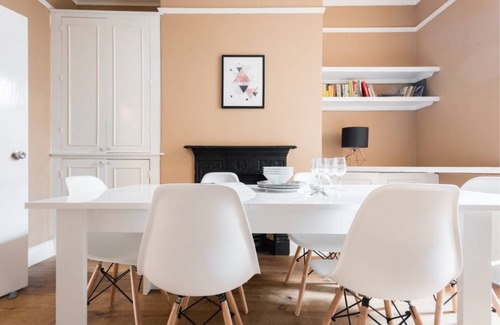 Upper Town House | The Hive House - Large Light-Flooded 6BDR Townhouse