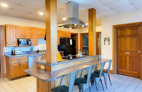 Whittier Cabin | The Hive Lodge - A Place Where Busy Bees Rest