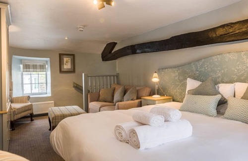 Threlkeld Hotel | The Horse & Farrier Inn and The Salutation Inn