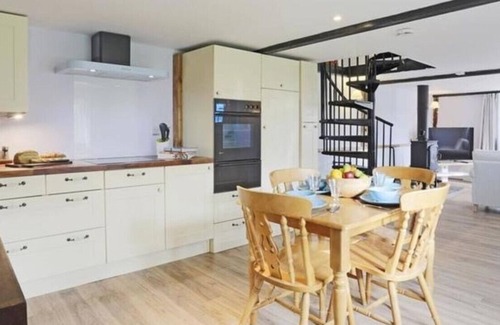 Beccles House | The Horseshoes Barn - Two Bedroom House, Sleeps 4
