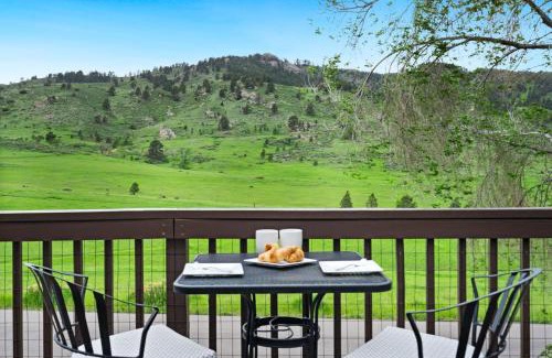 Fort Collins House | The Horsetooth Stoop - Biking, Boating & Sunsets