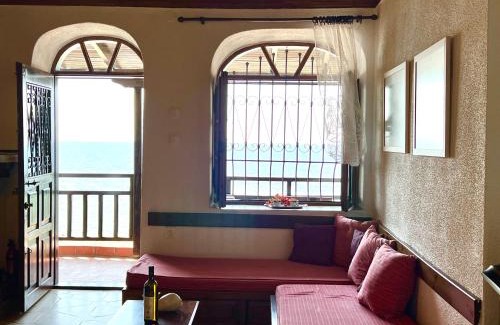 Metamorfosi Apartment | The House by the Sea