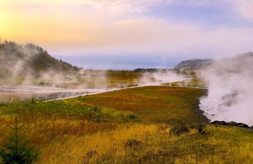 Laugaras House | The house next to the hot spring