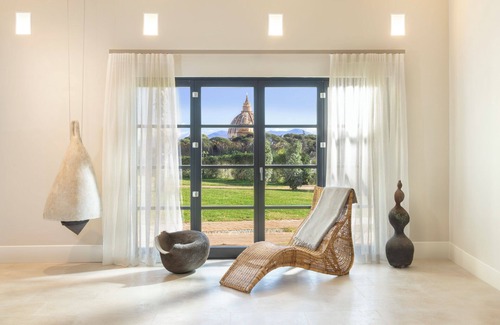 Trionfale Apartment | The House of the Moon, urban retreat with a view of St. Peter's