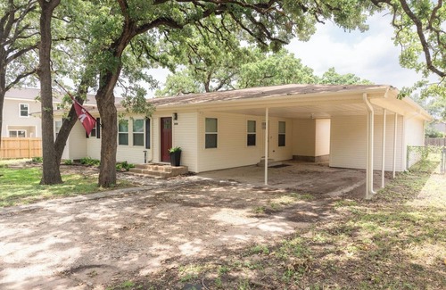 College Station House | The Howdy House less than 2 miles from Texas A&M