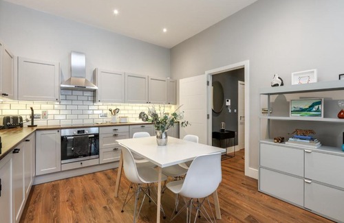 Saint Paul's Apartment | The Hubert #2 - Your Apartment