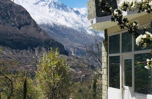 Hunza Hotel | The Hunza Executive Resort & Huts