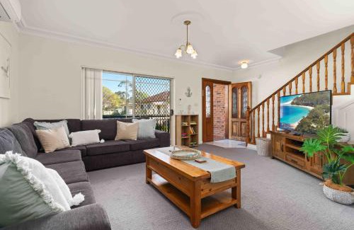 Huskisson House | The Husky Nest by Experience Jervis Bay
