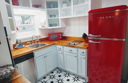 Mount Dora House | The Idle Hour Cottage - Walk to Downtown!