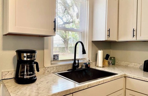 Beaufort Cottage | The Idle Oak - Sleeps 4 - Central Location!
