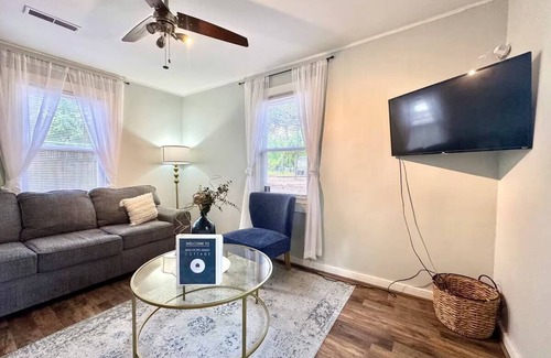 Beaufort Cottage | The Idle Oak - Sleeps 4 - Central Location!