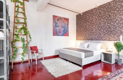 Metaxourgio House | The Industrial Loft - Private Rooftop & Jacuzzi