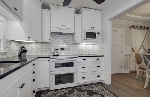 Mount Dora Cottage | The Ingram * 3 min walk to Downtown Mt. Dora!