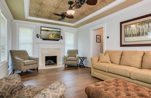 Mount Dora Cottage | The Ingram * 3 min walk to Downtown Mt. Dora!
