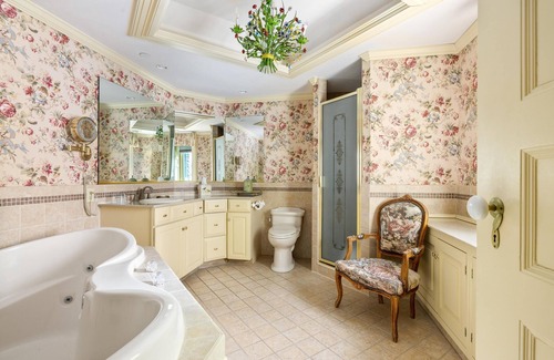 Lake George Hotel | The Inn at Erlowest