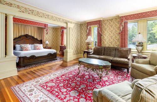 Lake George Hotel | The Inn at Erlowest