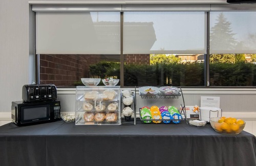 Manitowoc Hotel | The Inn on Maritime Bay, an Ascend Collection Hotel