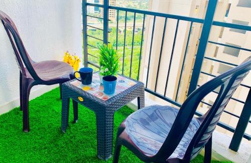 Noida Apartment | The Insta Square near India Expo Mart