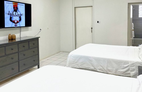 Montego Bay Hotel | The Irie Inn Room#3 AC, WiFi